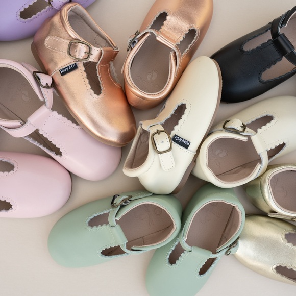 Riley T-Straps - Scalloped - Pale Yellow - Picture 5 of 15